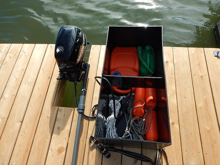 Dekkist pontonboot